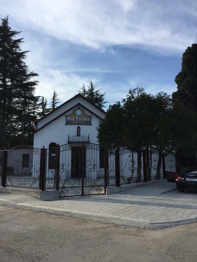 Hotel Old Pitius Pizunda Exterior photo
